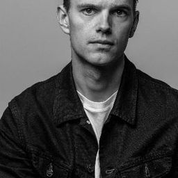 麥克斯·烏維森 飾演 