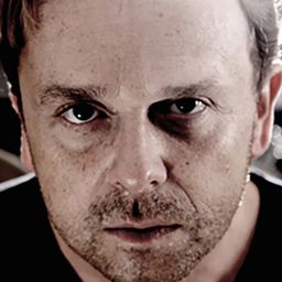 Christian Eigner 飾演 Self