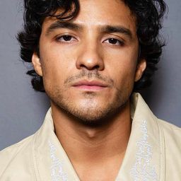 布蘭登皮雷亞 飾演 Angel Torres