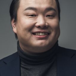 李浩哲 飾演 Dong-su