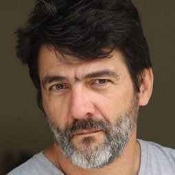 凱撒·創科索 飾演 Mestre