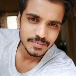 Aasif Khan - 小鎮女孩的異想世界演員 飾演Parchun