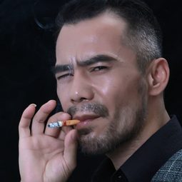 任青安 飾演 Zhang Dongshan