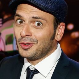 Kaya Yanar 飾演 Papagei Dienstag (voice)