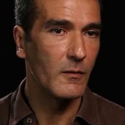 Salim Torki 飾演 Sdf