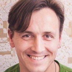 Oleh Shulha 飾演 Maksym