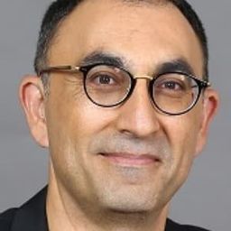 Israel Katorza 飾演 Israel