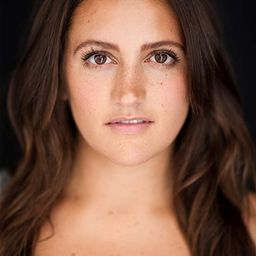 瑪妮·瑪哈納 飾演 Shop Girl