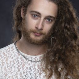 Mauro Costa 飾演 Alfredo