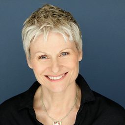 茱莉·樂密 - Fish N Chips: The Movie演員 飾演Ting / Marraine (voice)