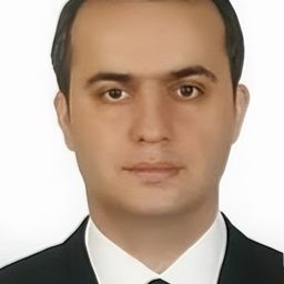 Tevfik Kartal 飾演 Conductor