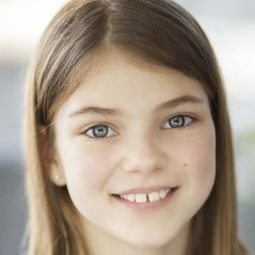 Kayden Magnuson 飾演 Pearl Scott / Jason's Sister