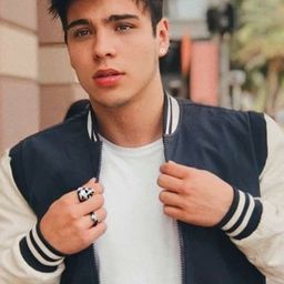 Sebastian Villalobos - 明日匆匆演員 飾演Security