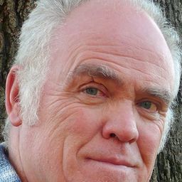 Richard Fullerton 飾演 Officer Forrest