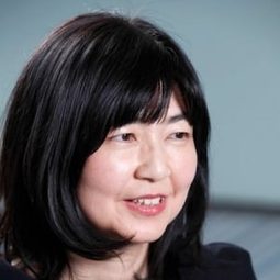 井上由美子 - 炎上弁護人編劇