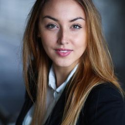 Federica Pocaterra 飾演 Viola