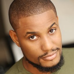 艾力克斯·埃庫波 飾演 