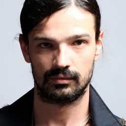 Tomo Miličević 飾演 Self