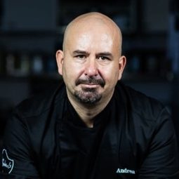 Andrea Golino 飾演 Michele