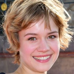 Lea Drinda 飾演 Erika