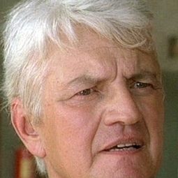 Jean Gaven - 殺人的夏天演員 飾演Leballech, boss of the sawmill