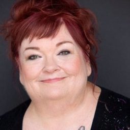 Mamie Meek 飾演 Customer