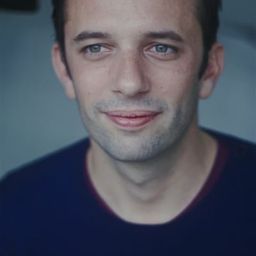 Paul Jeanson - Zaï Zaï Zaï Zaï演員 飾演Policier commissariat