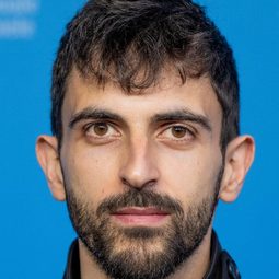 Yuval Abraham - 家不成家——我生於巴勒斯坦演員 飾演Self