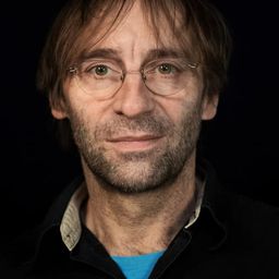 Dariusz Starczewski 飾演 Ojciec Mąki