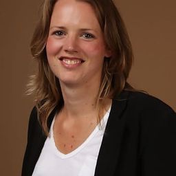 Debs Gardner-Paterson 飾演 Self - Director