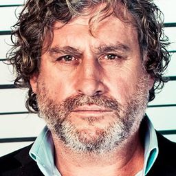 Arno Chevrier 飾演 Chiffre N°4