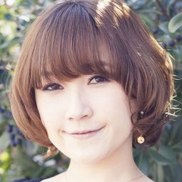 佐藤 利奈 飾演 Kaede 'Candy Store' Kagayama  (voice)