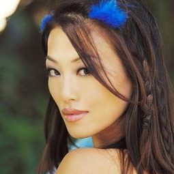 Sung-Hi Lee - Mortal Kombat: Final Battle演員 飾演Kiri