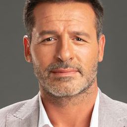 Nihat Alptuğ Altınkaya 飾演 Ediz Telhan