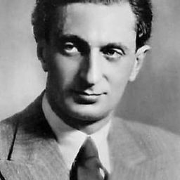 Felix Bressart 飾演 Comrade Buljanoff