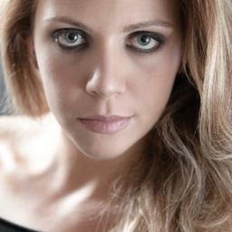 Barbara Chichiarelli 飾演 Rita