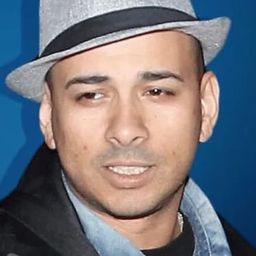 Husein Alijević 飾演 Džej Radamadanovski