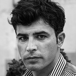 Carmine Recano - A Perfect Day演員 飾演Poliziotto