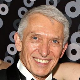 Mark Bramhall 飾演 Man in the Park