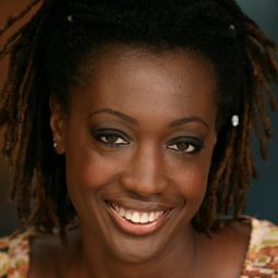 Kelli Dawn Hancock 飾演 Desiree