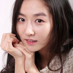 Ahn Mi-Na 飾演 In-young