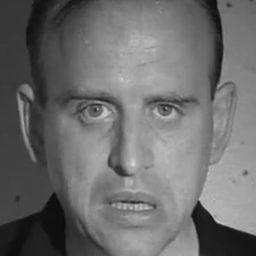 Alfred Edel - 階級關係演員 飾演Der Oberkellner