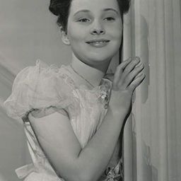 Janis Wilson 飾演 Babette