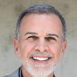 東尼·普蘭納 - 不勞而禍演員 飾演Captain Lopez