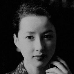 八千草薫 飾演 Sakura Tamai