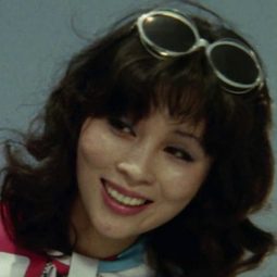 大出 明子 飾演 Terumi Higa