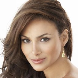 Patricia De Leon 飾演 Estela