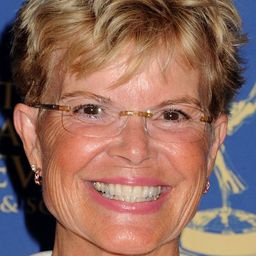 蘇珊·布魯 飾演 Arcee