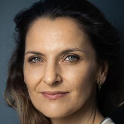 安東妮娜·席格斯 飾演 Pamela