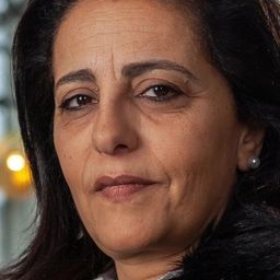 艾琳·歐瑪里 飾演 Leïla Al Bezaaz